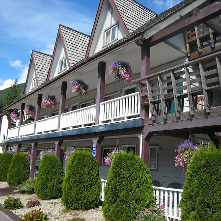 Peaks Lodge Ревелсток Екстер'єр фото