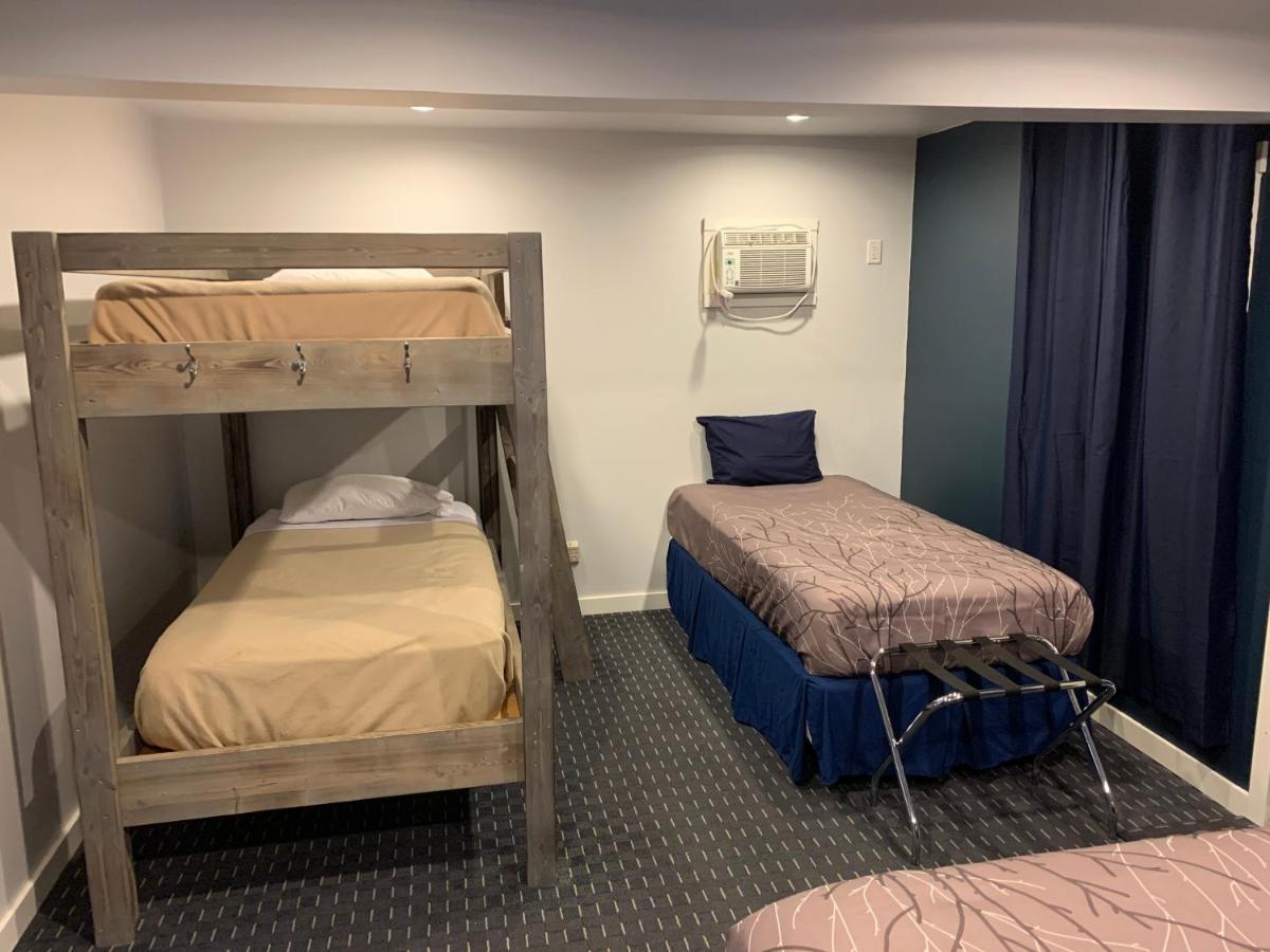 Peaks Lodge Ревелсток Екстер'єр фото