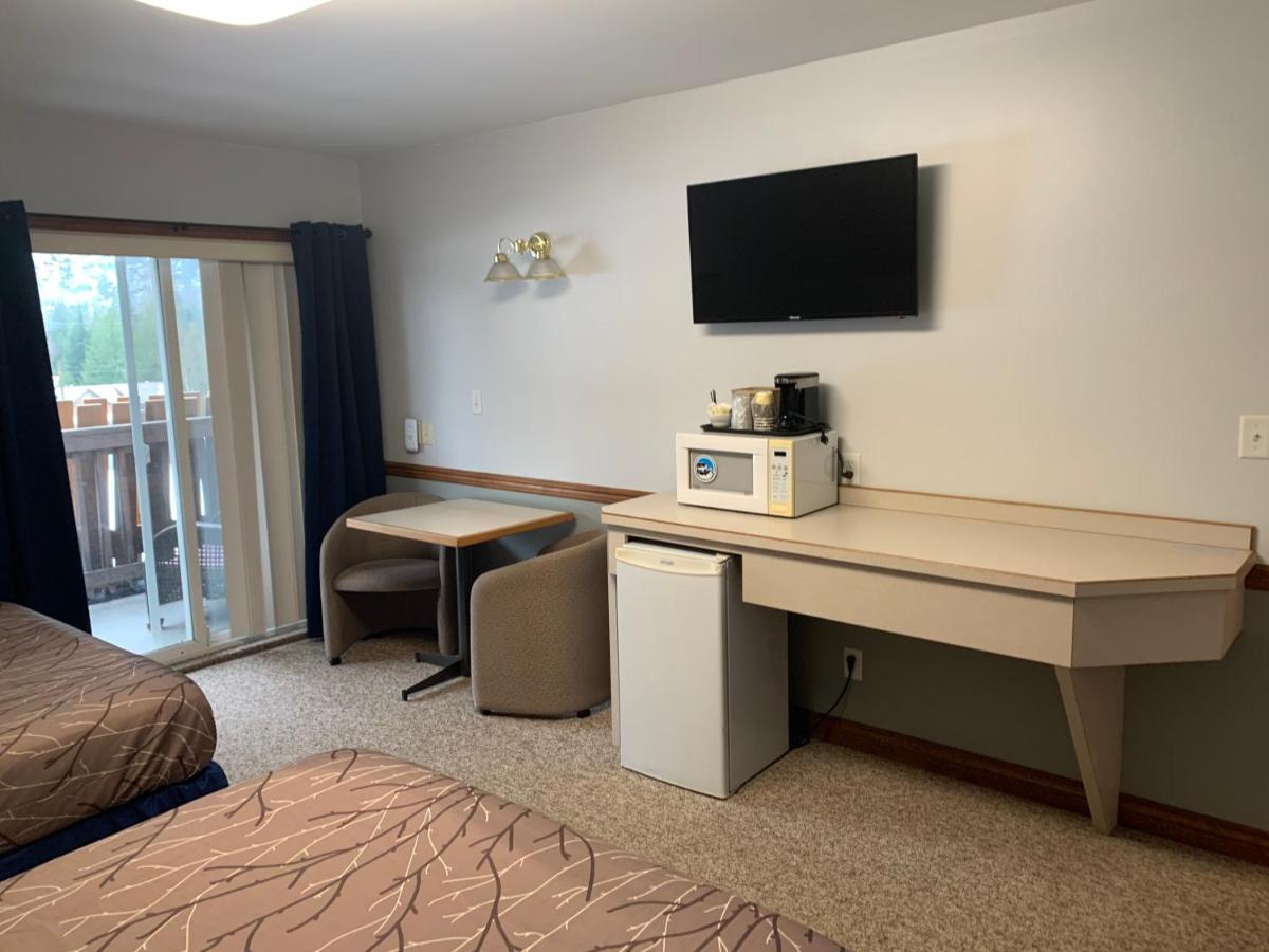 Peaks Lodge Ревелсток Екстер'єр фото