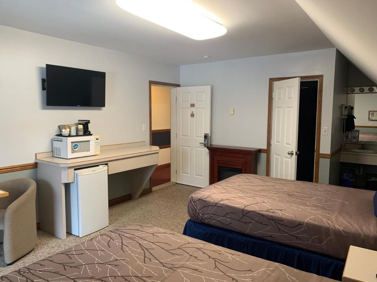 Peaks Lodge Ревелсток Екстер'єр фото
