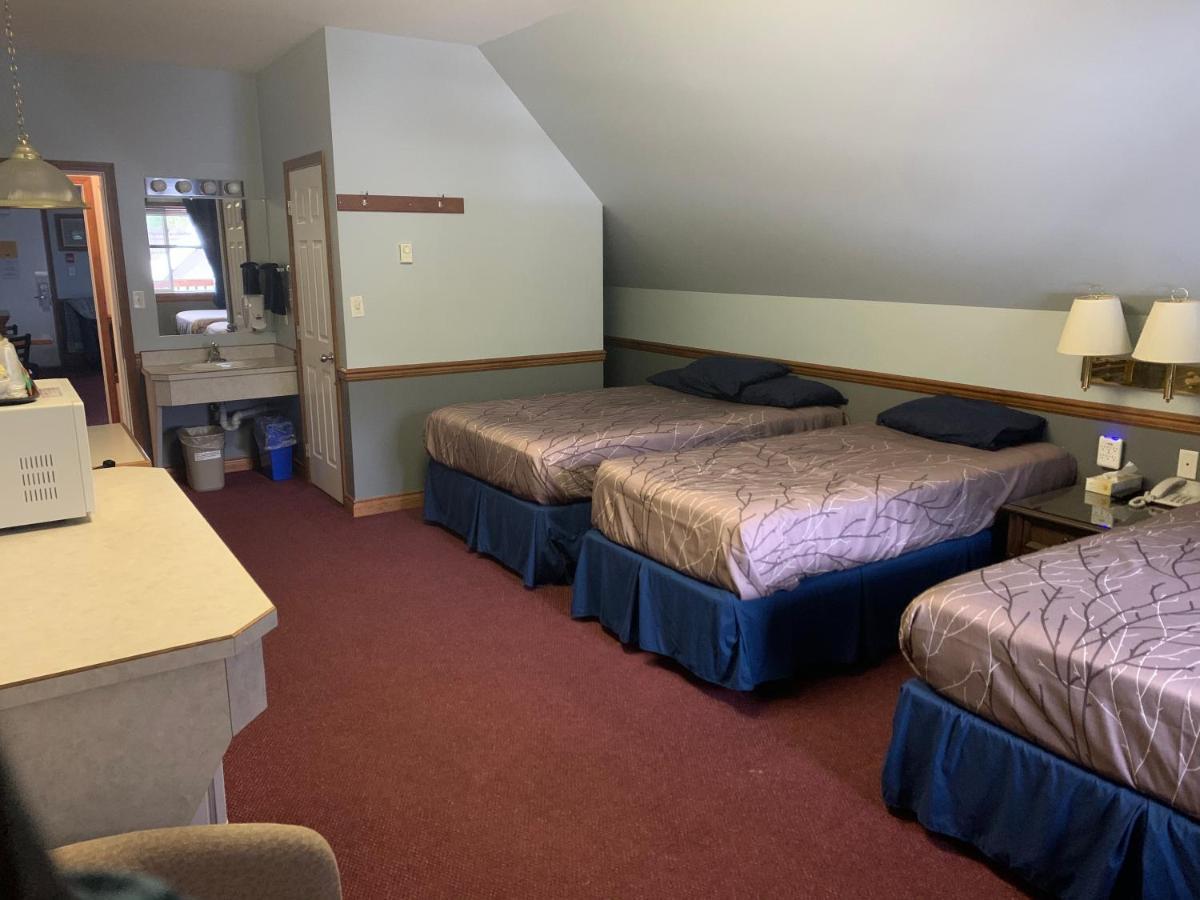 Peaks Lodge Ревелсток Екстер'єр фото