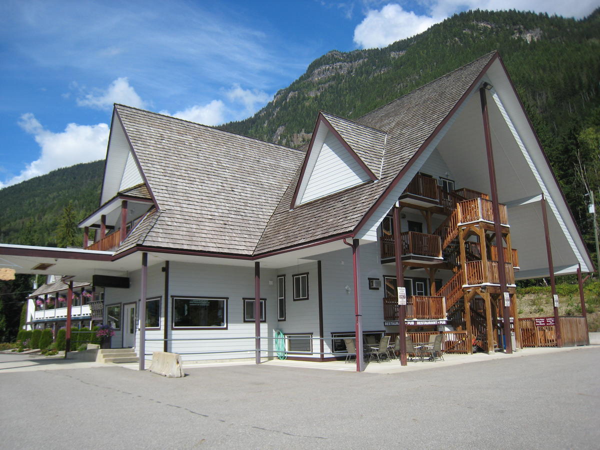 Peaks Lodge Ревелсток Екстер'єр фото
