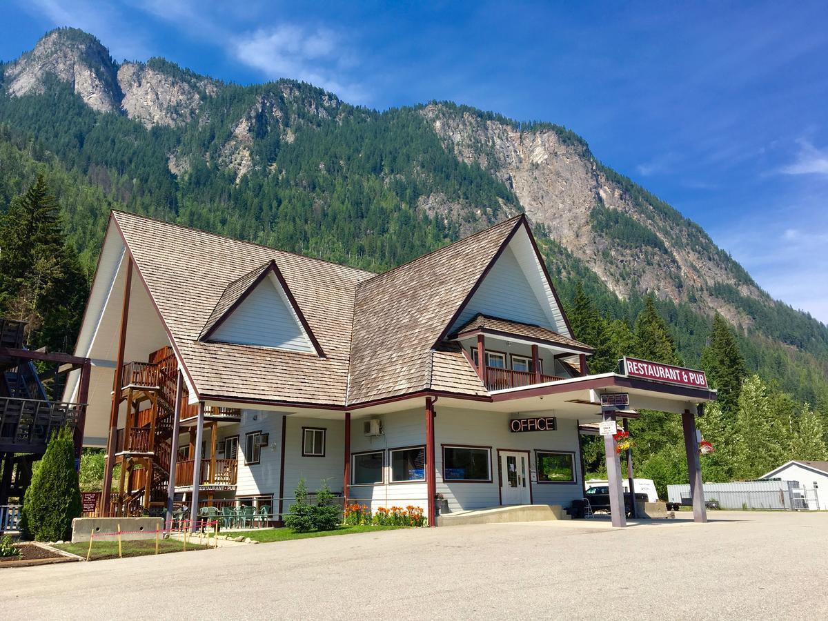 Peaks Lodge Ревелсток Екстер'єр фото