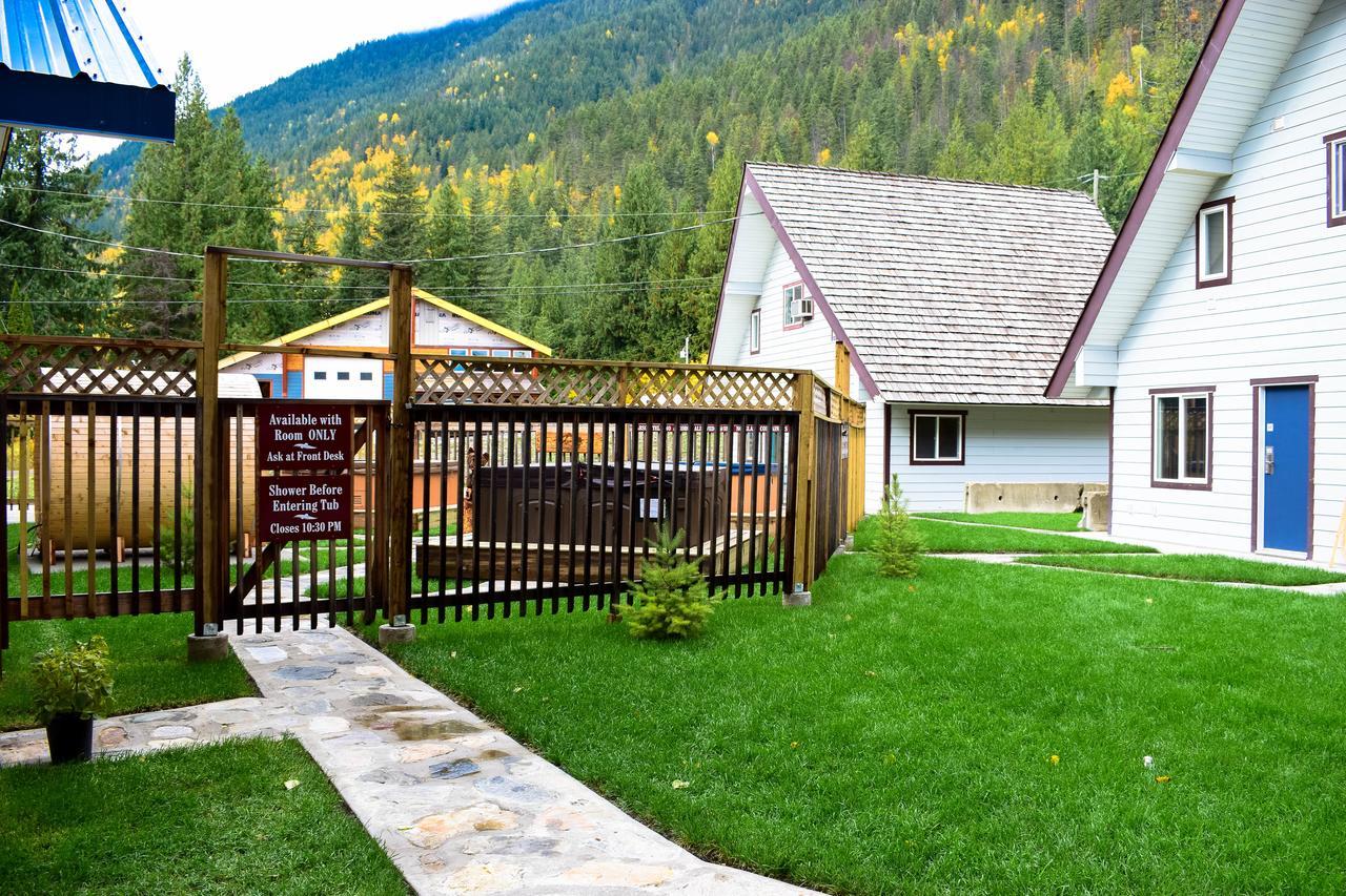Peaks Lodge Ревелсток Екстер'єр фото