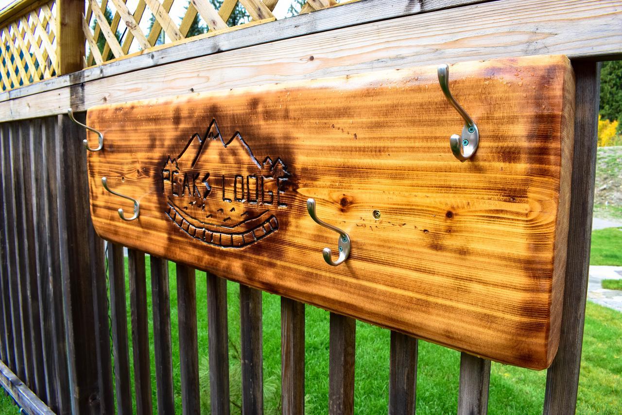Peaks Lodge Ревелсток Екстер'єр фото