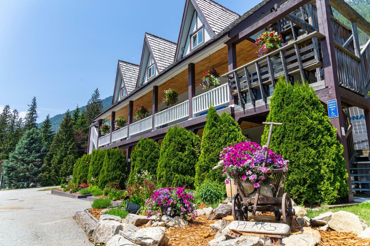 Peaks Lodge Ревелсток Екстер'єр фото