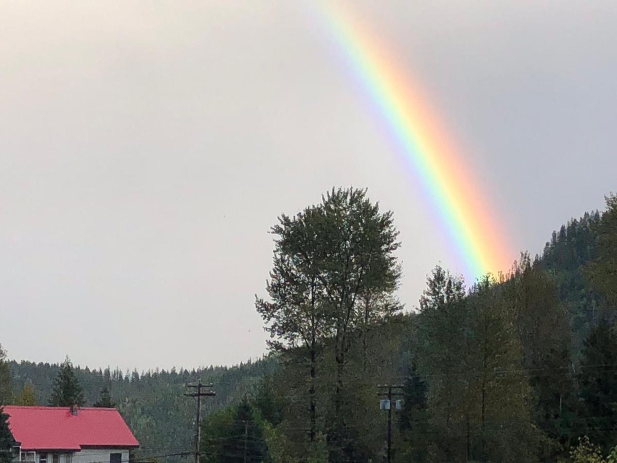 Peaks Lodge Ревелсток Екстер'єр фото