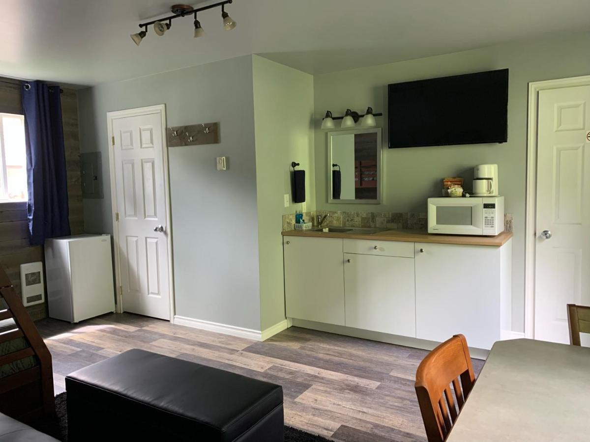 Peaks Lodge Ревелсток Екстер'єр фото